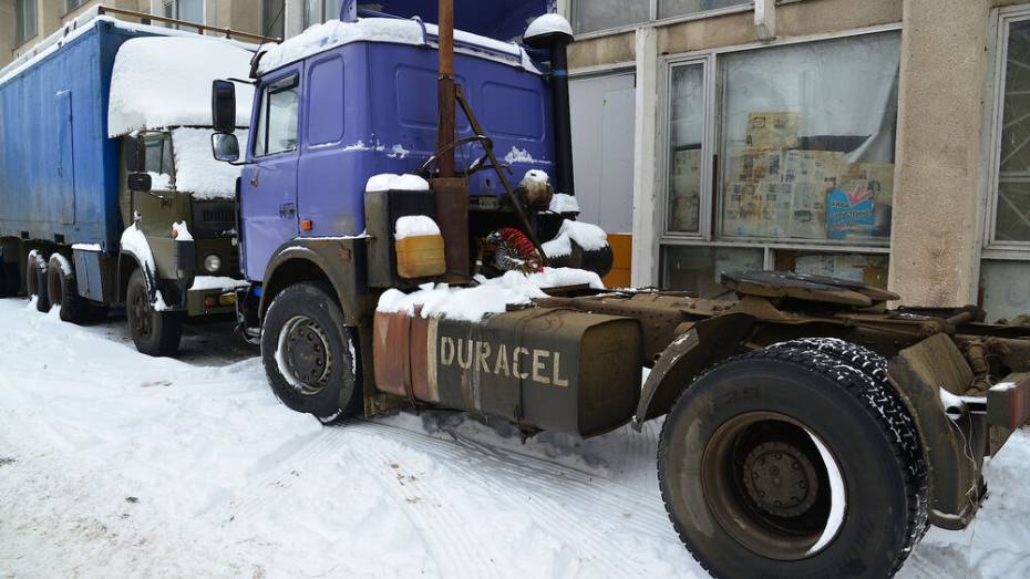 Фура сбила насмерть неизвестного мужчину в Воронежской области