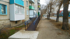 Воронежский губернатор поручил оборудовать пандусами для инвалидов каждый многоквартирный дом