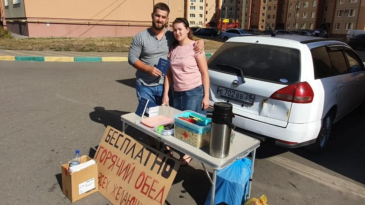 «Стараемся, чтобы было мясное». Воронежец Максим Лопатка рассказал, зачем  раздает обеды