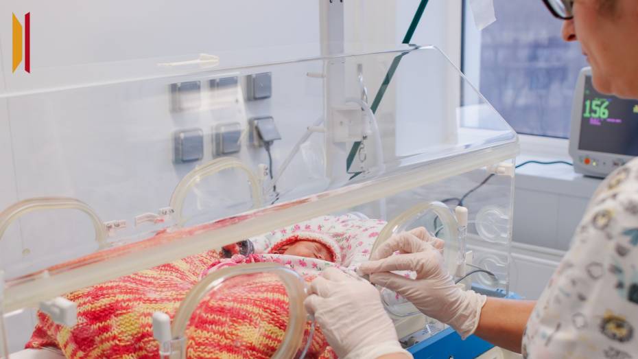 «За жизнь моей дочери сражалась целая бригада медиков»: в воронежском Перинатальном центре отметили День белых лепестков