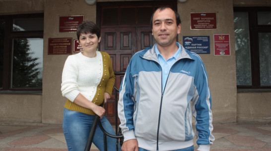В Ольховатке молодая семья получила сертификат на приобретение жилья