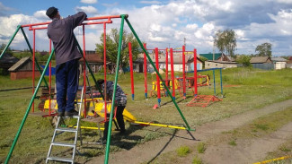 В борисоглебском селе Чигорак жители сделали детскую площадку