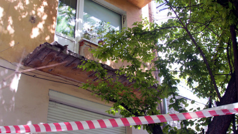 Проверка ГЖИ по факту трагедии с обрушившимся балконом в Воронеже завершится к 30 мая
