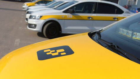В Воронеже взлетели цены на такси