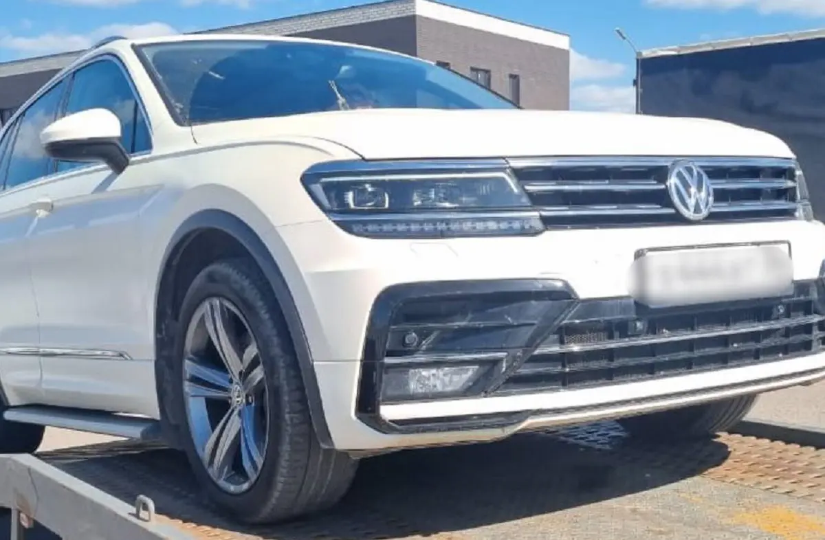 Под Воронежем остановили женщину за рулем белого Volkswagen Tiguan с 203  штрафами