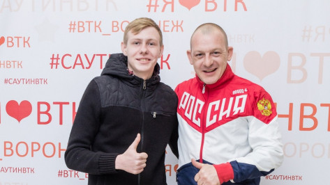 Олимпиец Дмитрий Саутин провел встречу с горожанами на воронежской заправке