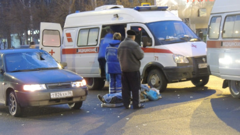 Воронежец попал под автомобиль Lada-110 в 10 м от пешеходного перехода
