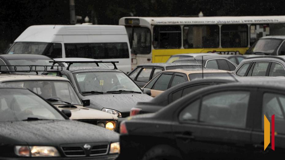 Вечером 11 ноября Воронеж сковали пробки