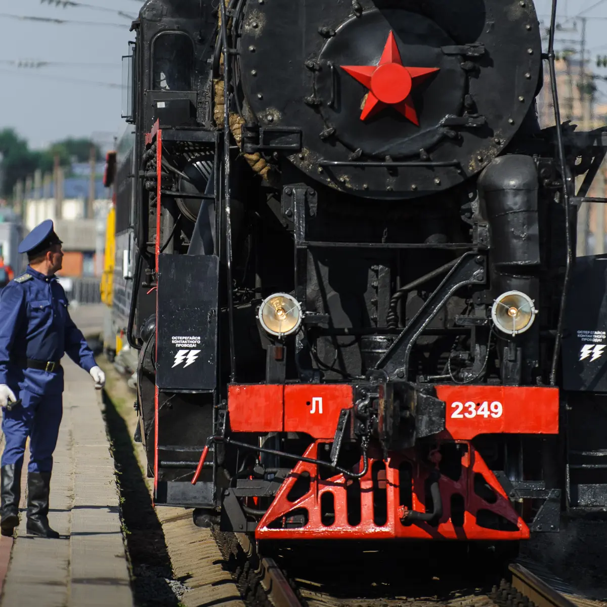 В Воронеже запустили экскурсионный ретропоезд на паровозной тяге