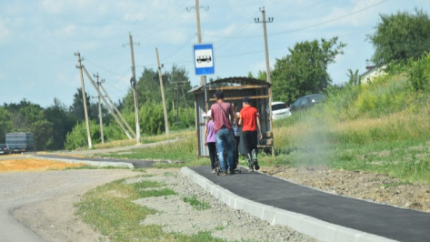 Жители Кантемировки поблагодарили воронежского губернатора за новый тротуар