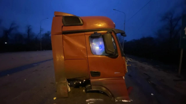 В Воронежской области в столкновении фур у большегруза оторвалась кабина