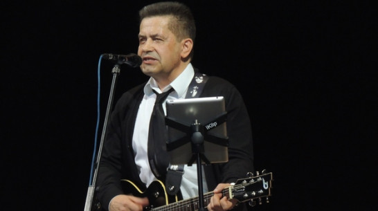 В Воронеже Расторгуев пел по шпаргалке