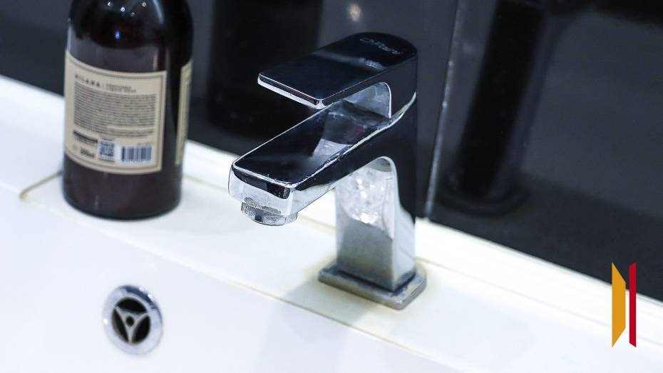 На 4 улицах Центрального района Воронежа отключат воду 25 ноября