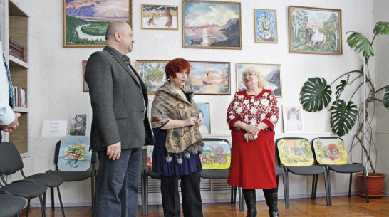 В Аннинском краеведческом музее открыли выставку картин местной художницы