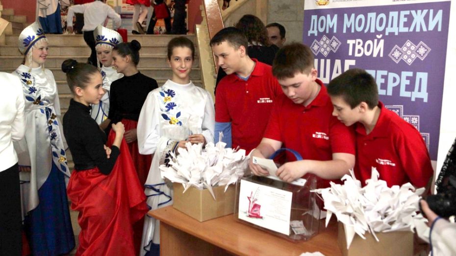 Семилукские школьники собрали более 200 тыс рублей на памятник мальчикам-партизанам