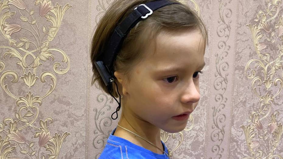 На операцию по возвращению слуха глухому мальчику из Воронежа собрали треть от нужной суммы