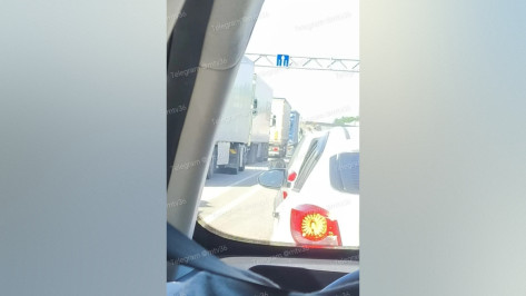 На выезде из Воронежа днем 2 августа образовалась огромная пробка в 10 км