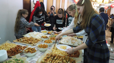 Воронежские бизнесмены угостили граждан ЛДНР блюдами китайской и вьетнамской кухни