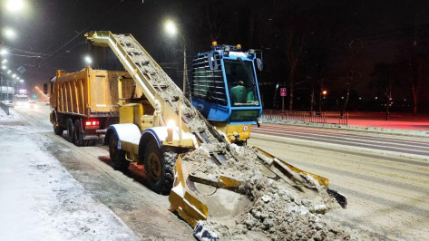 Ночью с улиц Воронежа вывезли более 3,7 тыс кубометров снега