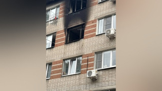 При пожаре в общежитии на улице Молодогвардейцев в Воронеже пострадал 50-летний мужчина