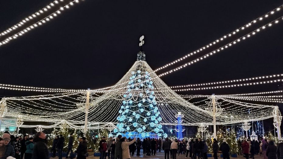 Рекордное число воронежцев посетило площадь Ленина в Новый год
