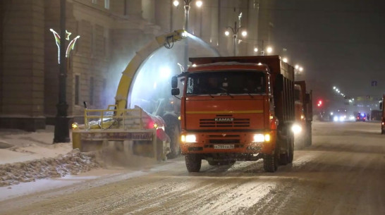 В Центральном районе Воронежа вывезли более двухсот самосвалов снега