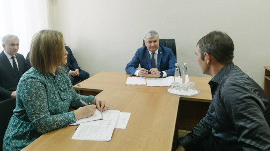 Губернатор Воронежской области провел прием граждан в Терновском районе