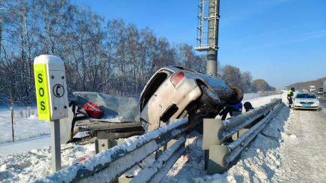 В ДТП на трассе М-4 «Дон» в Воронежской области погибла 64-летняя женщина и пострадали двое детей