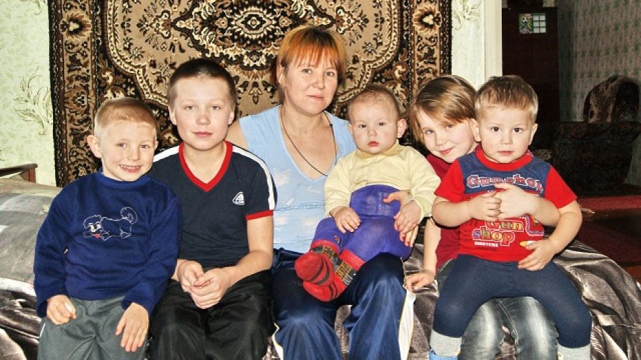 Жительнице Поворинского района вернули троих детей