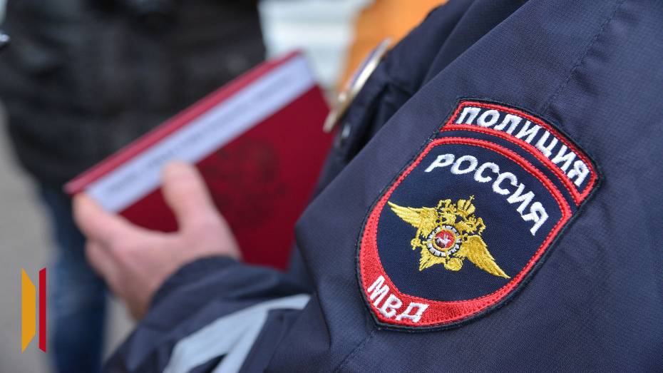 Юный курьер мошенников закопал деньги в Воронежской области