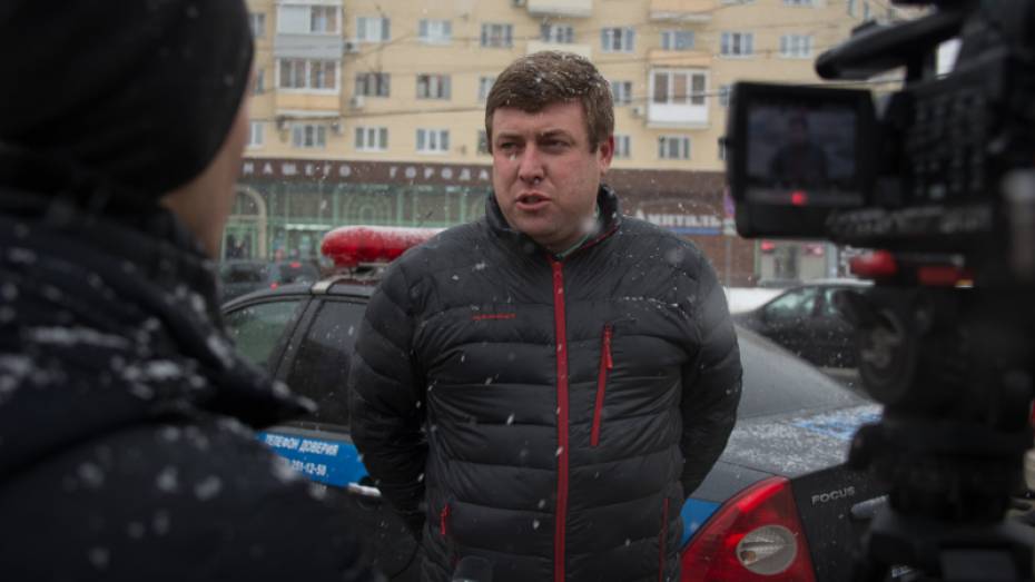 Воронежский общественник избежал ответственности за то, что посадил за руль ребенка