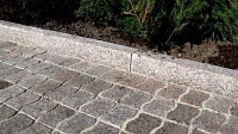 Жительница Воронежа разбилась насмерть, упав с крутой лестницы рядом с домом