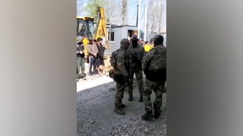 Силовики наведались на стройплощадку школы в селе Гремячье под Воронежем