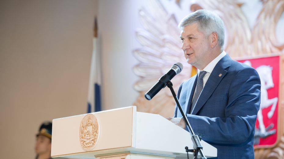 Губернатор Владимир Мазур поздравил томичей с Днем защитника Отечества