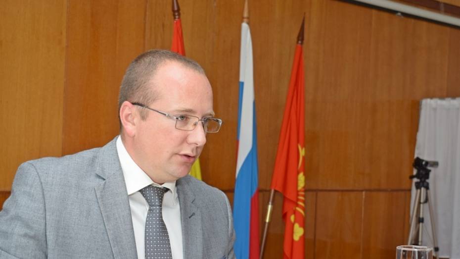 Глава администрации Грибановского района досрочно сложил полномочия
