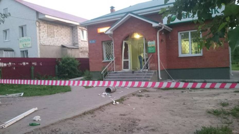 Очевидцы сообщили о задымлении в отделении банка под Воронежем