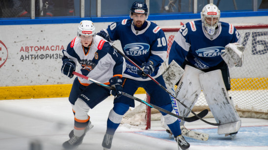 Воронежский «Буран» одержал победу в матче с «Магниткой» со счетом 3:2