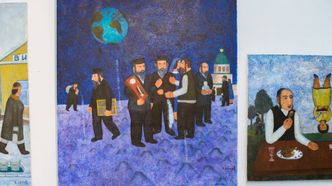 Московский художник-примитивист показал в Воронеже евреев на Луне и деревенского йога