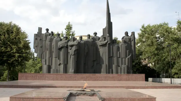В Воронеже неизвестный осквернил мемориальную зону на площади Победы