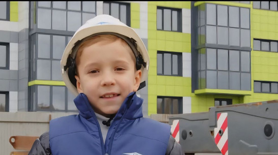 Большая прогулка. Как юный Антоныч инспектировал ЖК «Счастье»