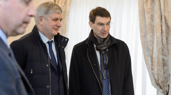 Воронежский губернатор поздравил полпреда Президента РФ Игоря Щеголева с юбилеем