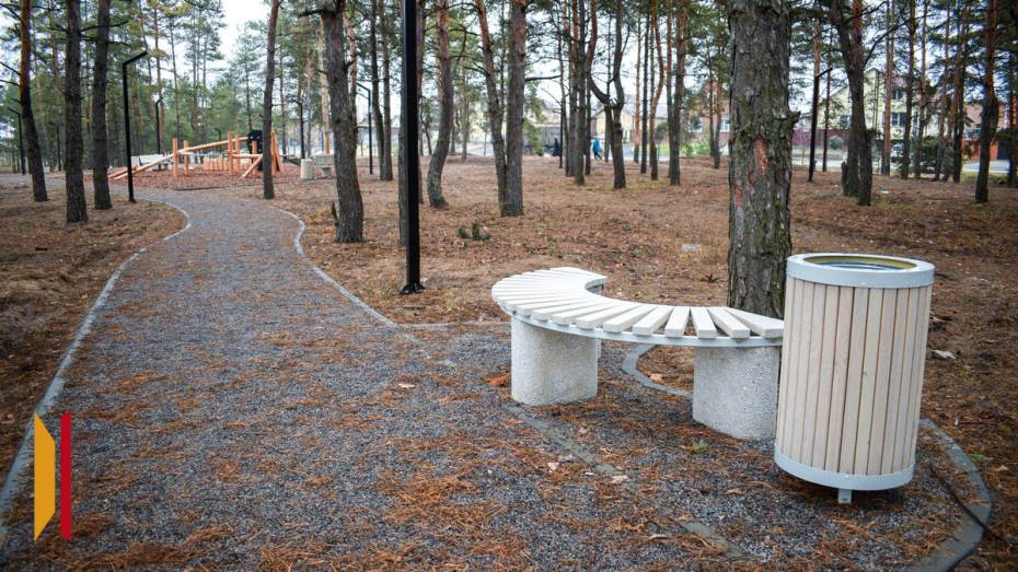 В Лисках завершили благоустройство сквера на улице Олега Романова