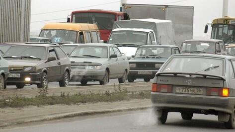 ДТП с фурой и бензовозом спровоцировало пробку на трассе «Курск-Воронеж»