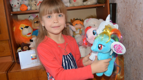 Девочка из россошанского села получила новогодний подарок от Владимира Путина