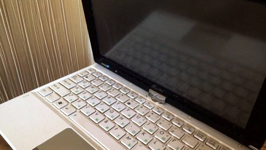 Житель Воронежской области заподозрил коллегу в обмане и забрал его ноутбук