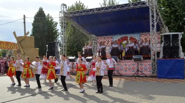 На фестивале «Савальские россыпи» в Терновке гостей угостят блинами и квасом