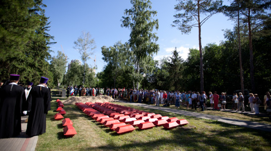На Памятнике Славы в Воронеже сегодня перезахоронили останки 80 солдат, погибших в годы Великой Отечественной войны