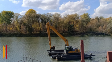 В Павловске проверили ход работ по расчистке реки Осередь