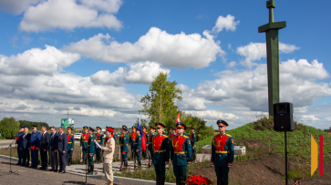 В Воронежской области открыли мемориал в честь Героя Советского Союза генерал-майора Александра Лизюкова