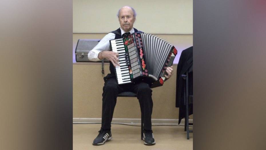 Узник концлагеря и участник ВОВ Михаил Сотников встретился с учениками Бобровской школы №1